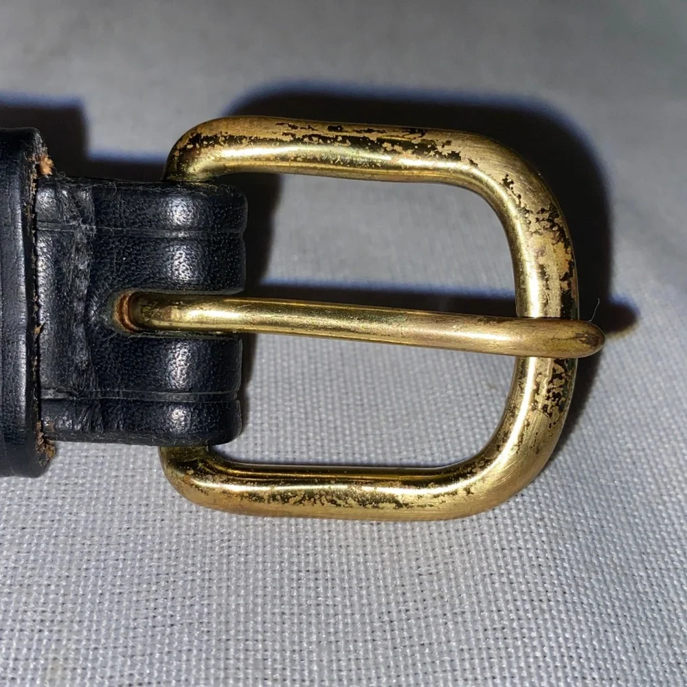 Tory Leather English bridle leather snaffle bit belt with brass hardware. SZ 28